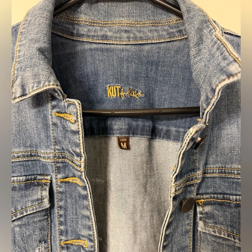 Kut From The Kloth Cropped Jean Jacket size Medium - Picture 3 of 5